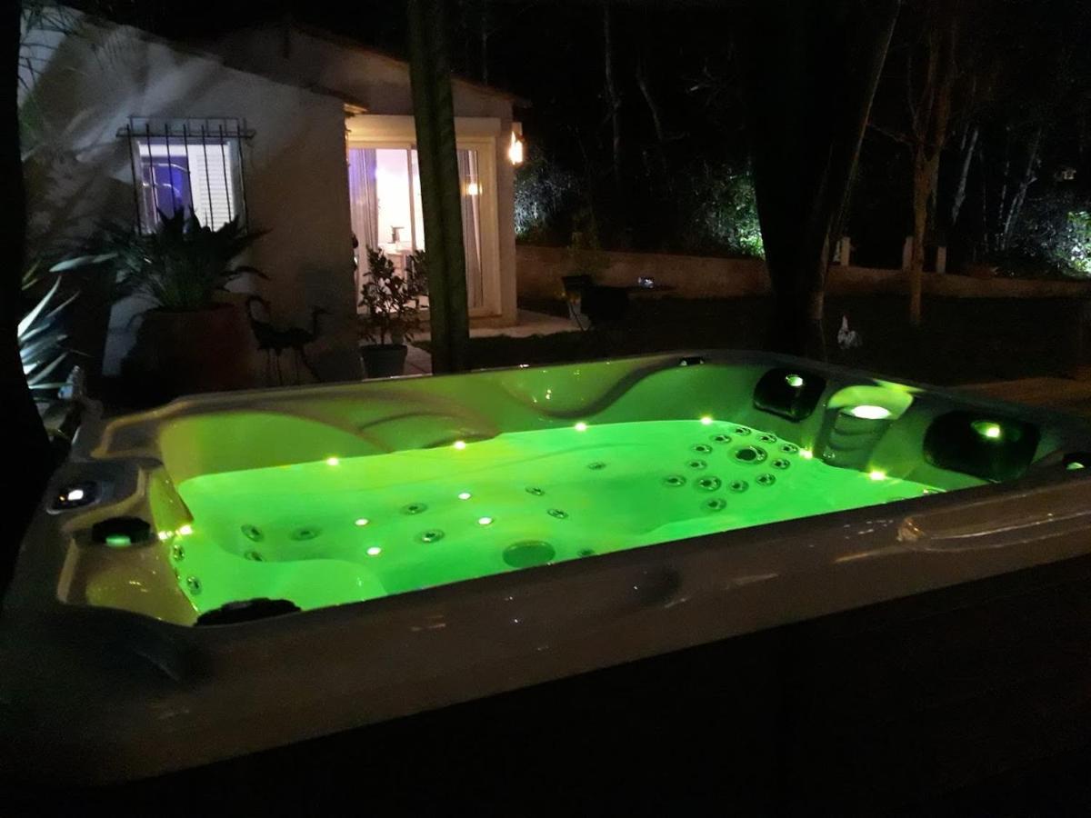 Bed and Breakfast Dans Un Jardin Bb Et Jacuzzi Мандельє-ла-Напуль Екстер'єр фото